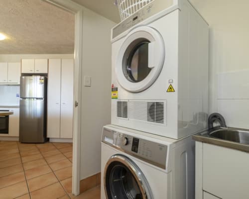 caloundra-2-bedroom-holiday-apartment(3)
