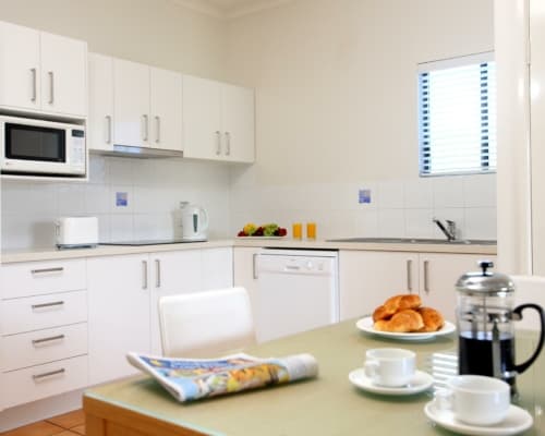 dicky-beach-apartments-1-bedroom-standard-(2)